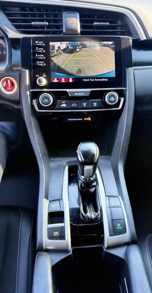 Honda Civic Sedan Vehicle Full-screen Gallery Image 11