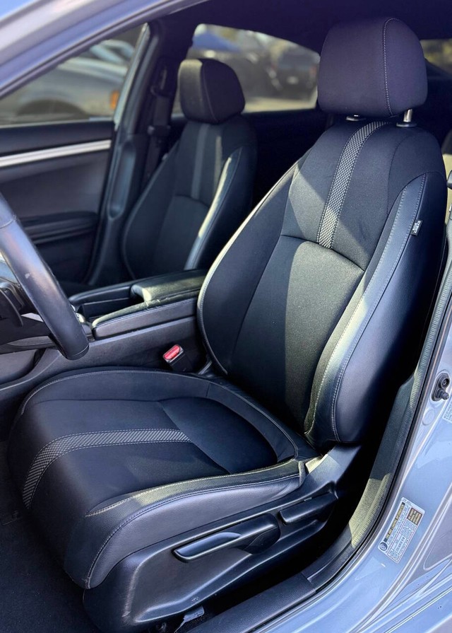 Honda Civic Sedan Vehicle Full-screen Gallery Image 12