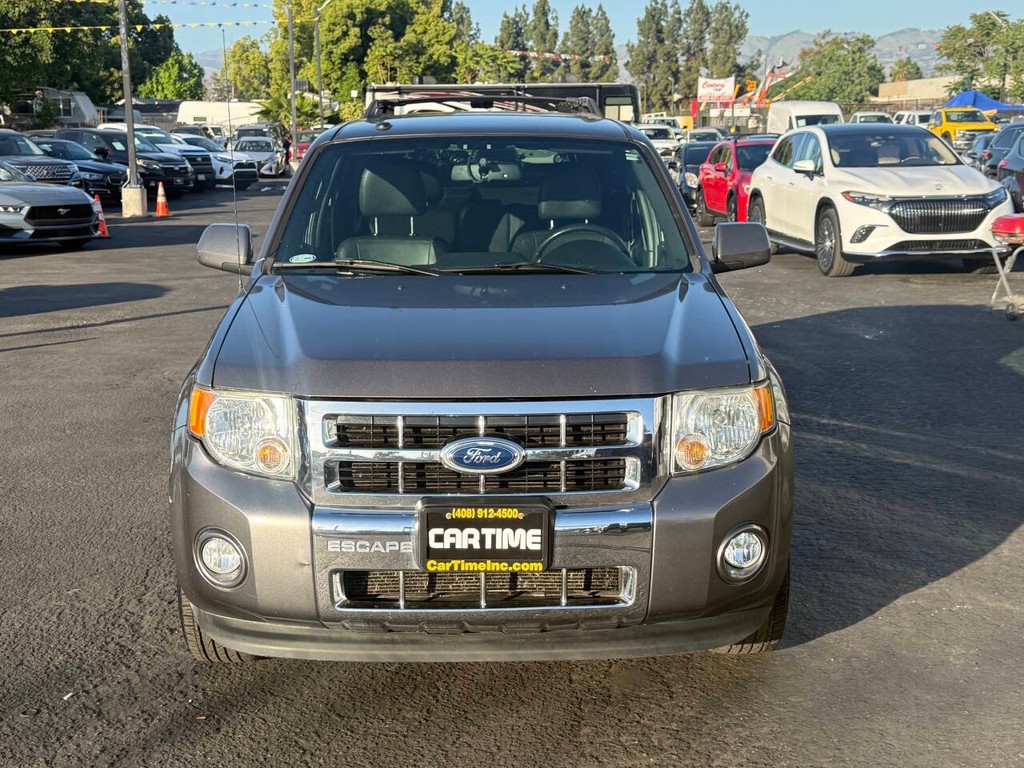 Ford Escape Vehicle Full-screen Gallery Image 08