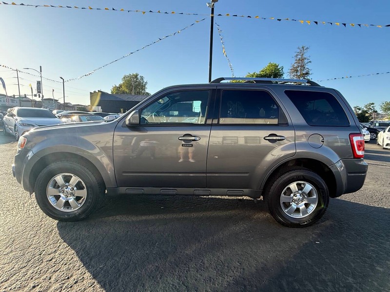 Ford Escape Vehicle Full-screen Gallery Image 02