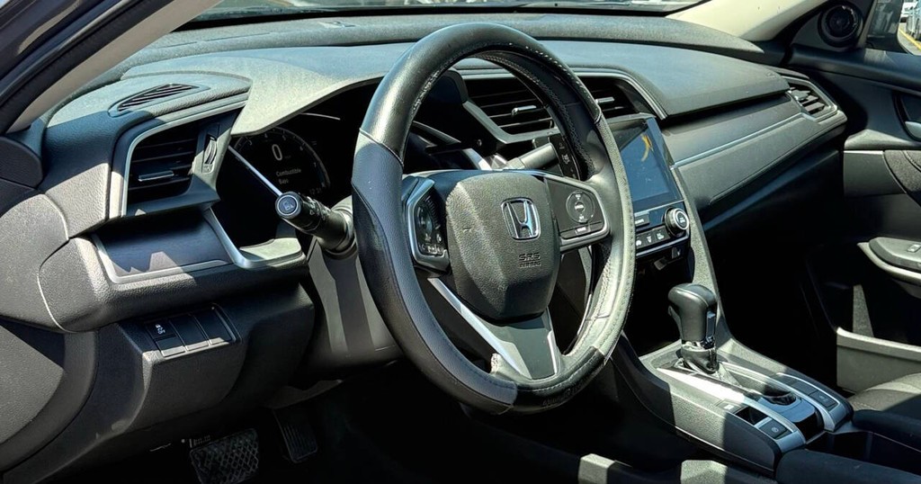 Honda Civic Sedan Vehicle Full-screen Gallery Image 09