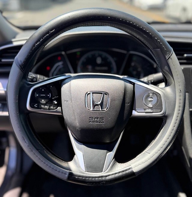 Honda Civic Sedan Vehicle Full-screen Gallery Image 10