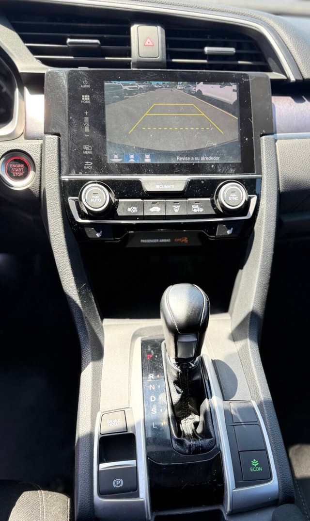 Honda Civic Sedan Vehicle Full-screen Gallery Image 11