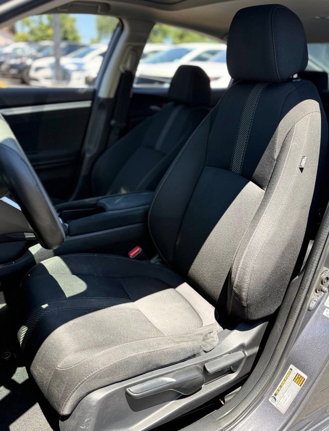 Honda Civic Sedan Vehicle Full-screen Gallery Image 12