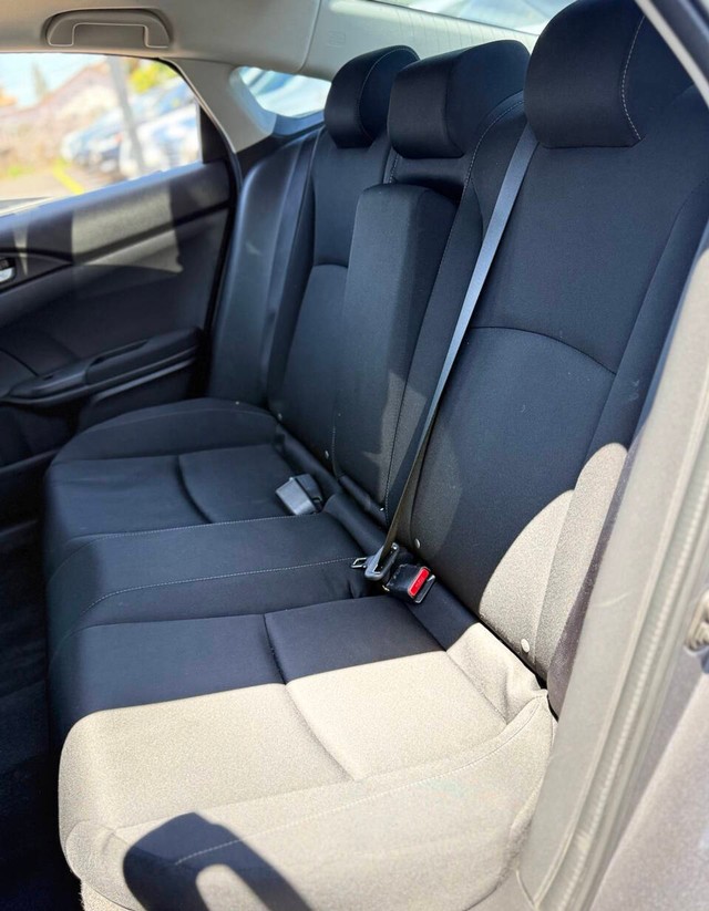 Honda Civic Sedan Vehicle Full-screen Gallery Image 15