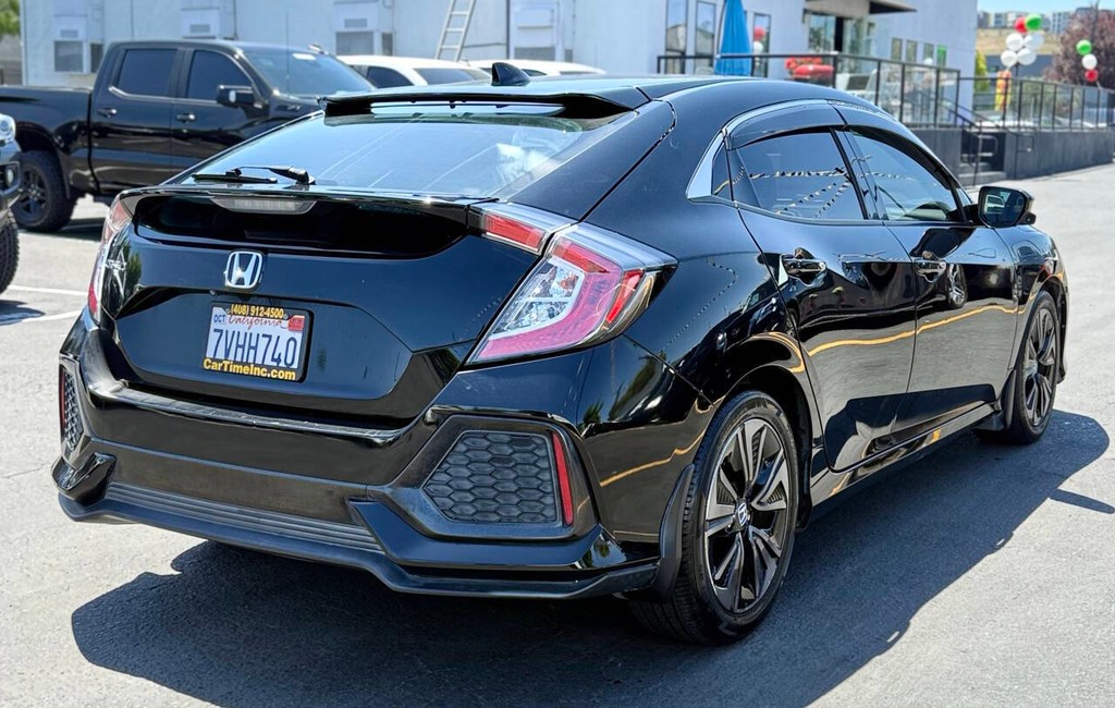 Honda Civic Hatchback Vehicle Full-screen Gallery Image 08
