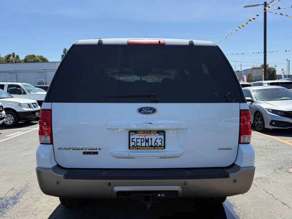 Ford Expedition Vehicle Full-screen Gallery Image 03