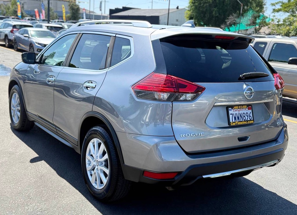 Nissan Rogue Vehicle Full-screen Gallery Image 07