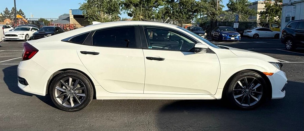 Honda Civic Sedan Vehicle Full-screen Gallery Image 05