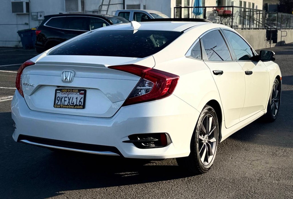 Honda Civic Sedan Vehicle Full-screen Gallery Image 06