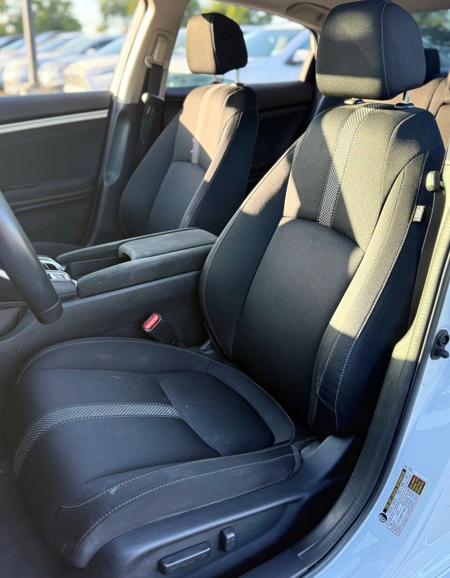 Honda Civic Sedan Vehicle Full-screen Gallery Image 12