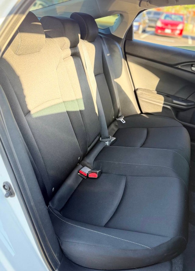Honda Civic Sedan Vehicle Full-screen Gallery Image 14