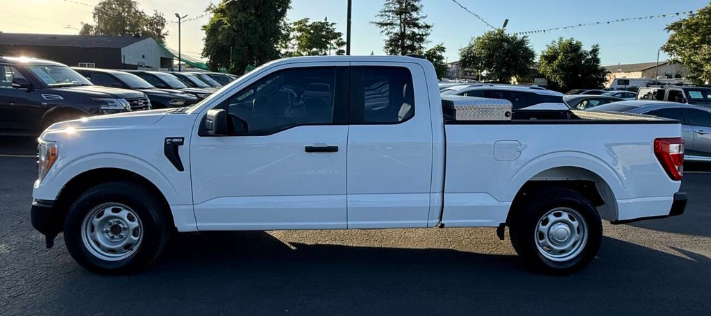 Ford F-150 Vehicle Full-screen Gallery Image 04