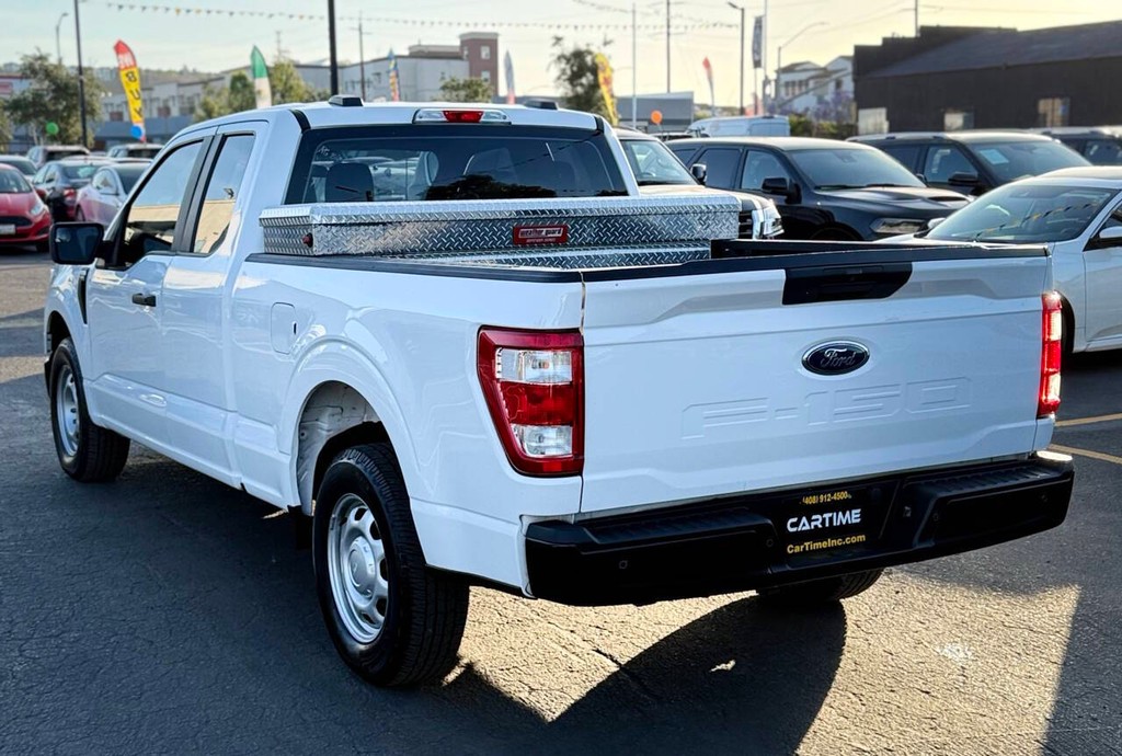 Ford F-150 Vehicle Full-screen Gallery Image 08