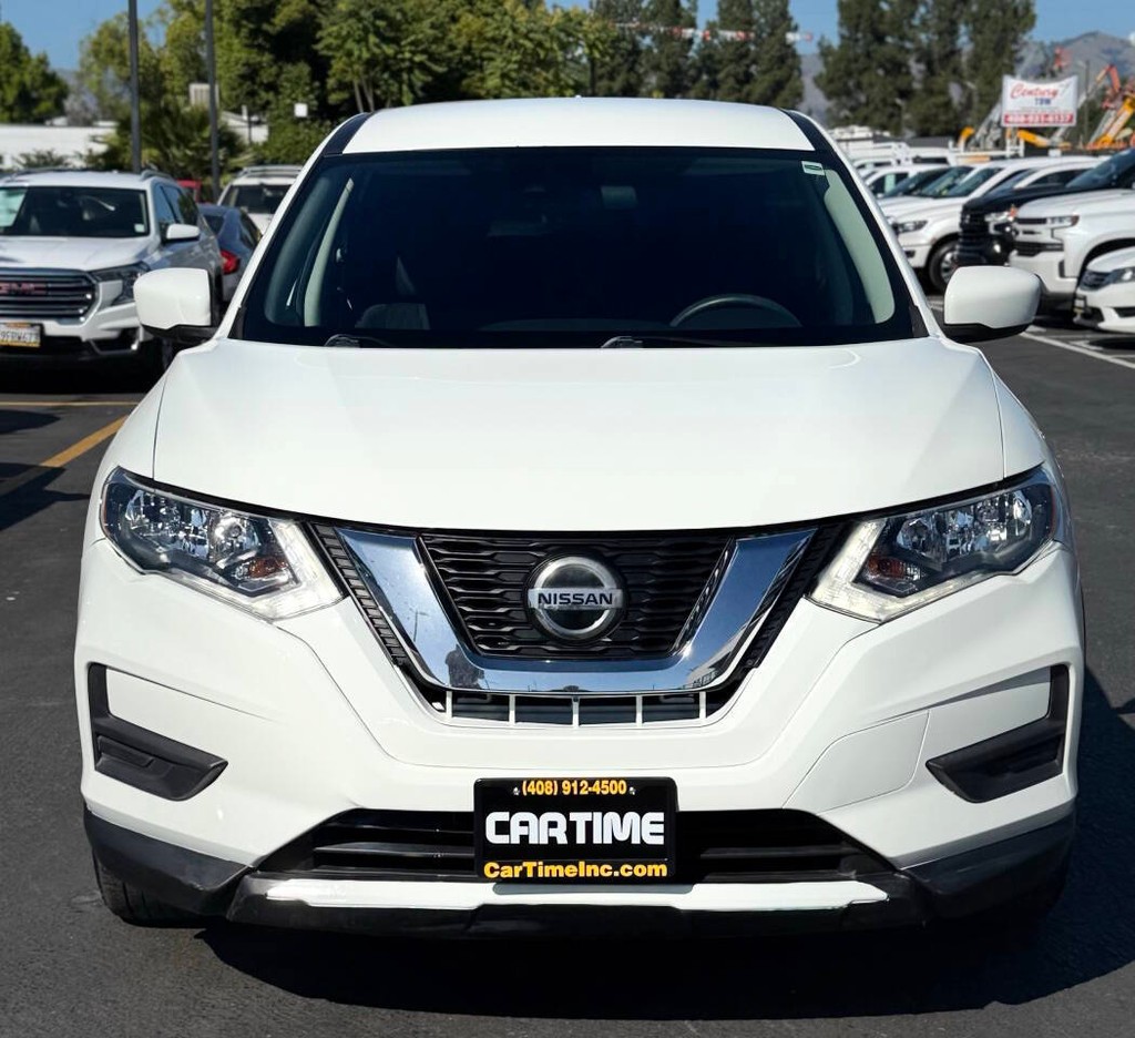 Nissan Rogue Vehicle Full-screen Gallery Image 02