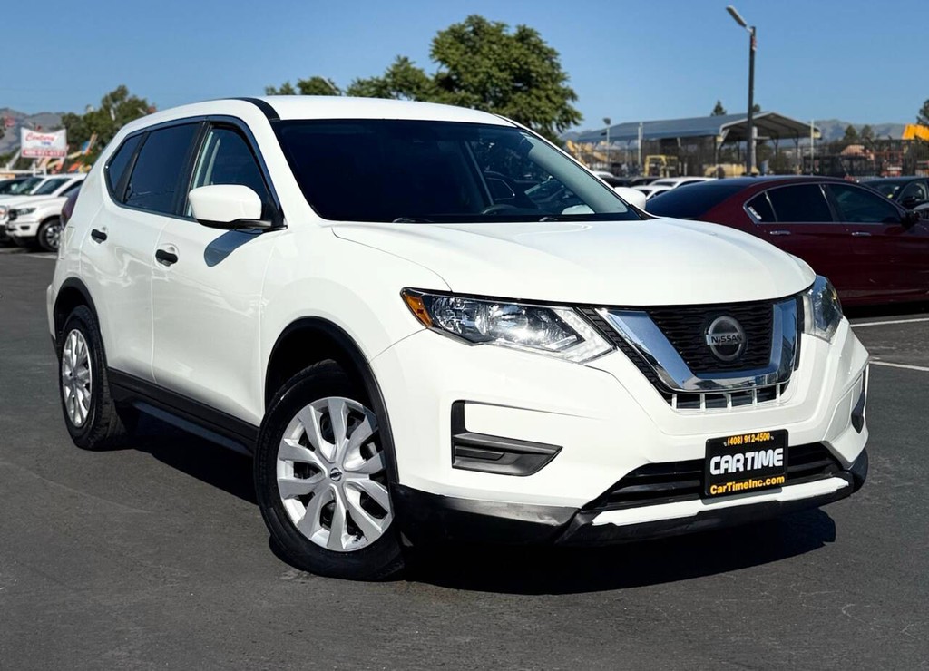 Nissan Rogue Vehicle Full-screen Gallery Image 03