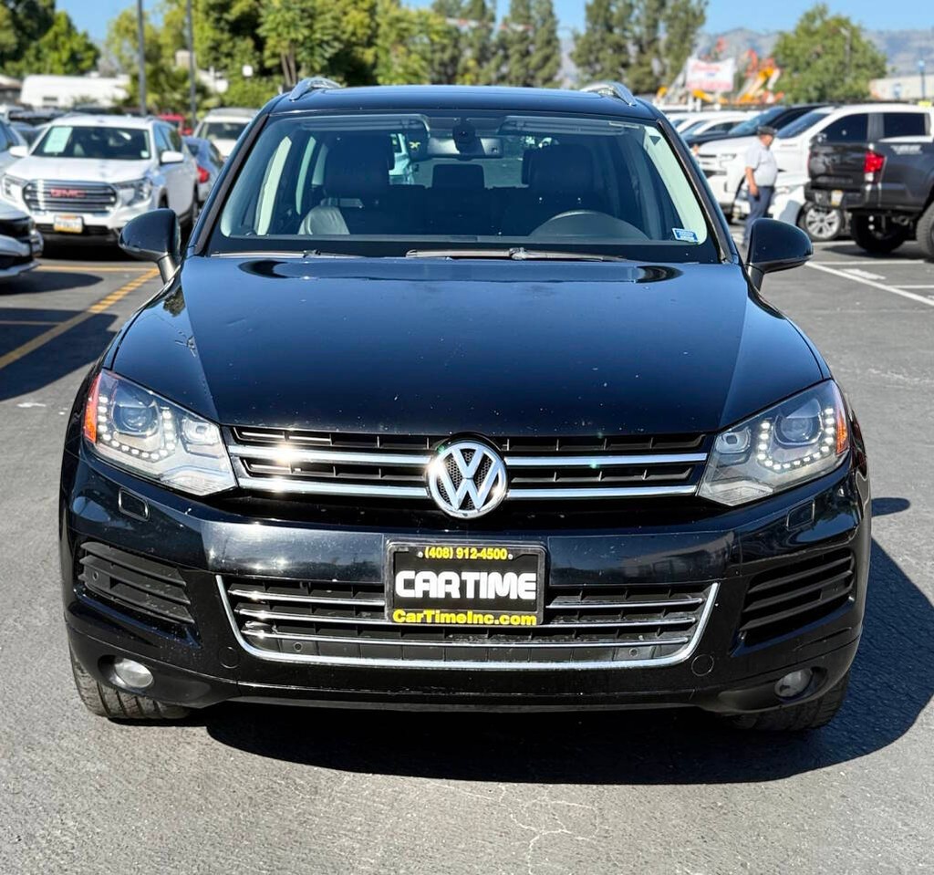 Volkswagen Touareg Vehicle Full-screen Gallery Image 02