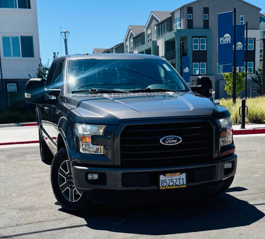 Ford F-150 Vehicle Full-screen Gallery Image 02