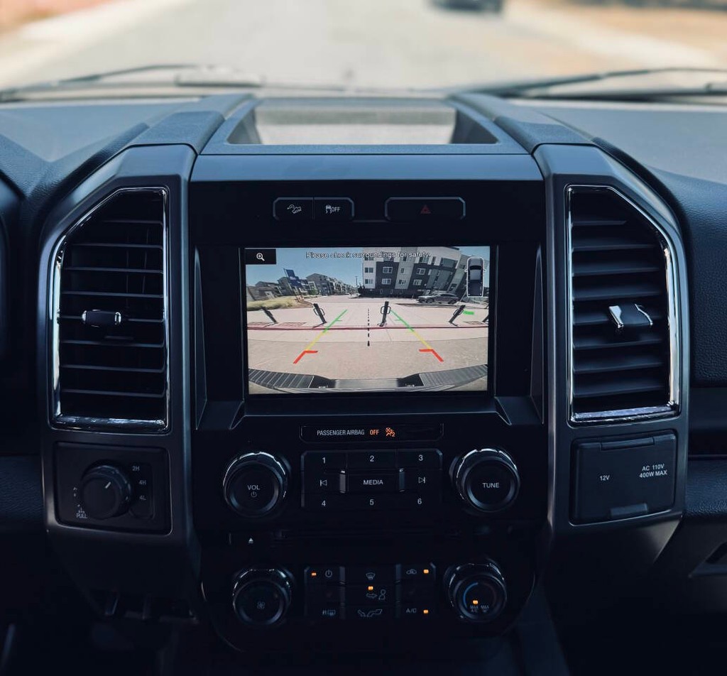 Ford F-150 Vehicle Full-screen Gallery Image 10