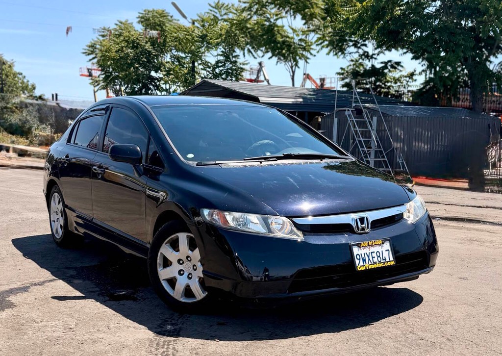Honda Civic Sedan Vehicle Full-screen Gallery Image 02