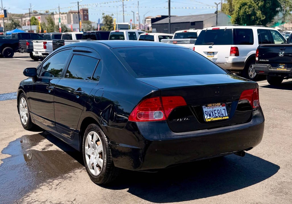 Honda Civic Sedan Vehicle Full-screen Gallery Image 04