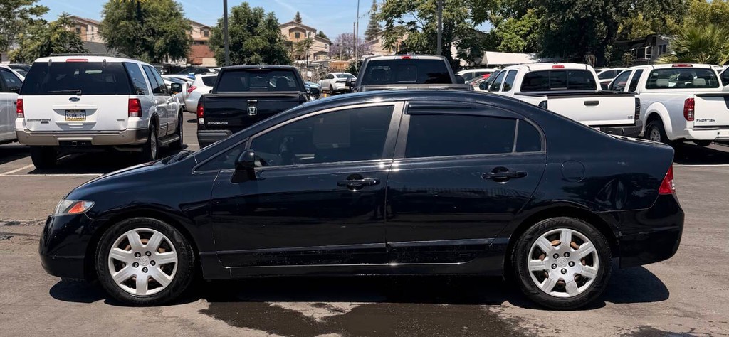 Honda Civic Sedan Vehicle Full-screen Gallery Image 07