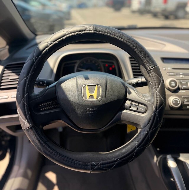 Honda Civic Sedan Vehicle Full-screen Gallery Image 09