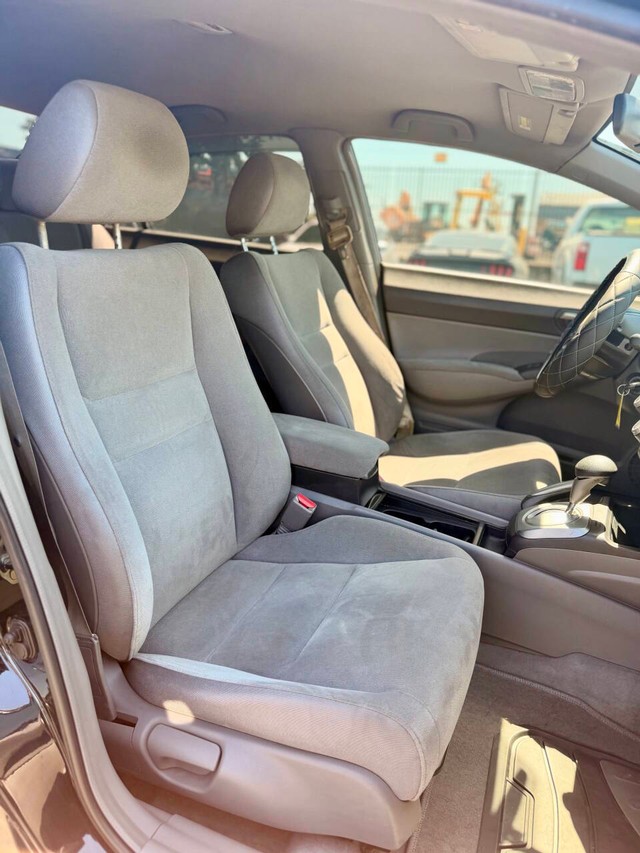 Honda Civic Sedan Vehicle Full-screen Gallery Image 11