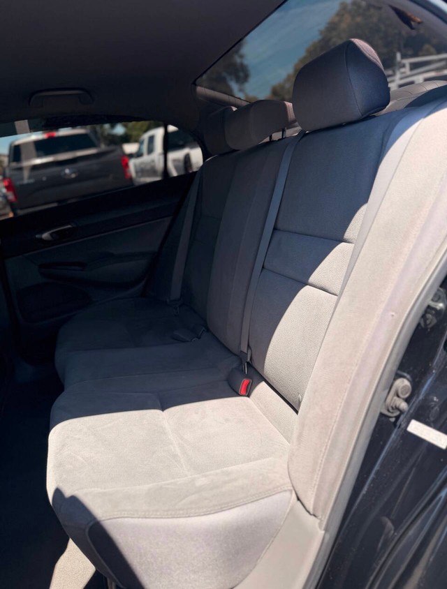 Honda Civic Sedan Vehicle Full-screen Gallery Image 13