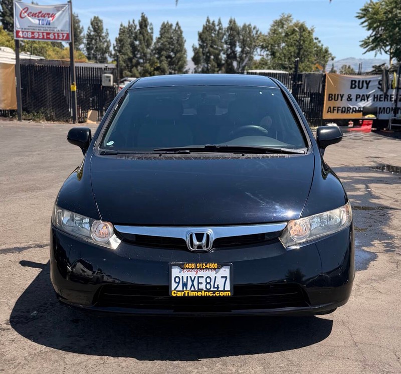 Honda Civic Sedan Vehicle Full-screen Gallery Image 03