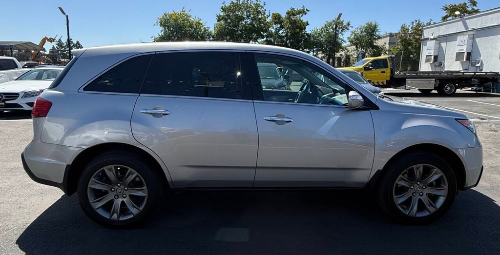 Acura MDX Vehicle Full-screen Gallery Image 05