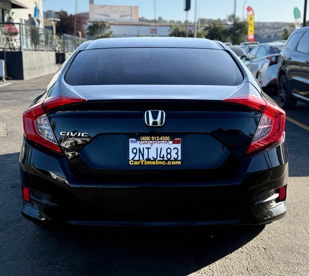 Honda Civic Sedan Vehicle Full-screen Gallery Image 07