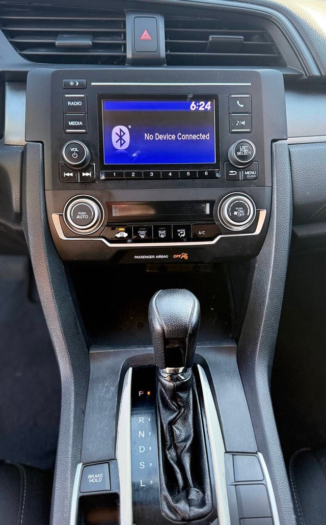 Honda Civic Sedan Vehicle Full-screen Gallery Image 11