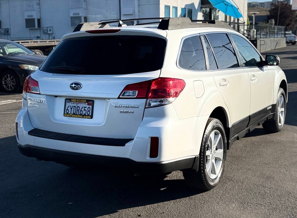 Subaru Outback Vehicle Full-screen Gallery Image 06