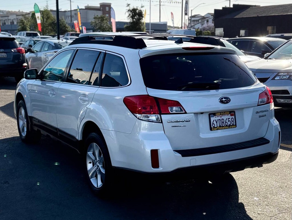 Subaru Outback Vehicle Full-screen Gallery Image 08