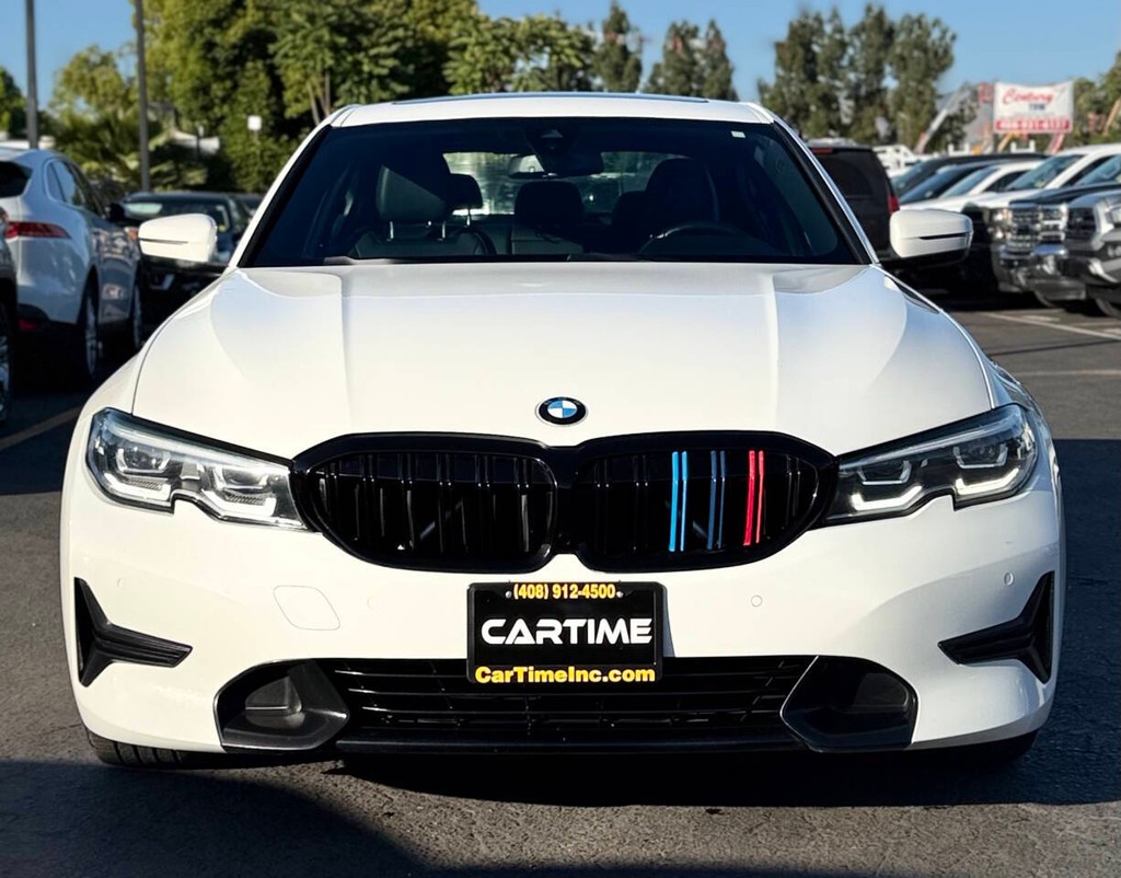 BMW 3 Series Vehicle Full-screen Gallery Image 03