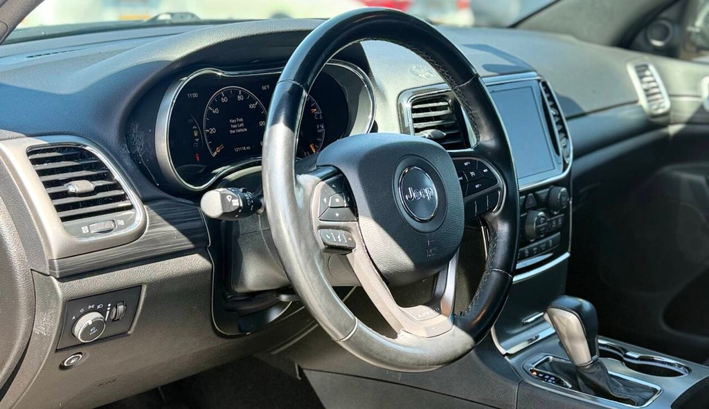 Jeep Grand Cherokee Vehicle Full-screen Gallery Image 09