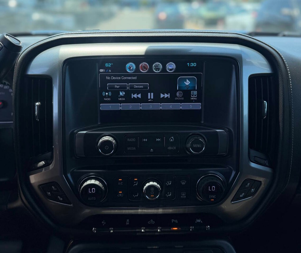 Chevrolet Silverado 1500 Vehicle Full-screen Gallery Image 12