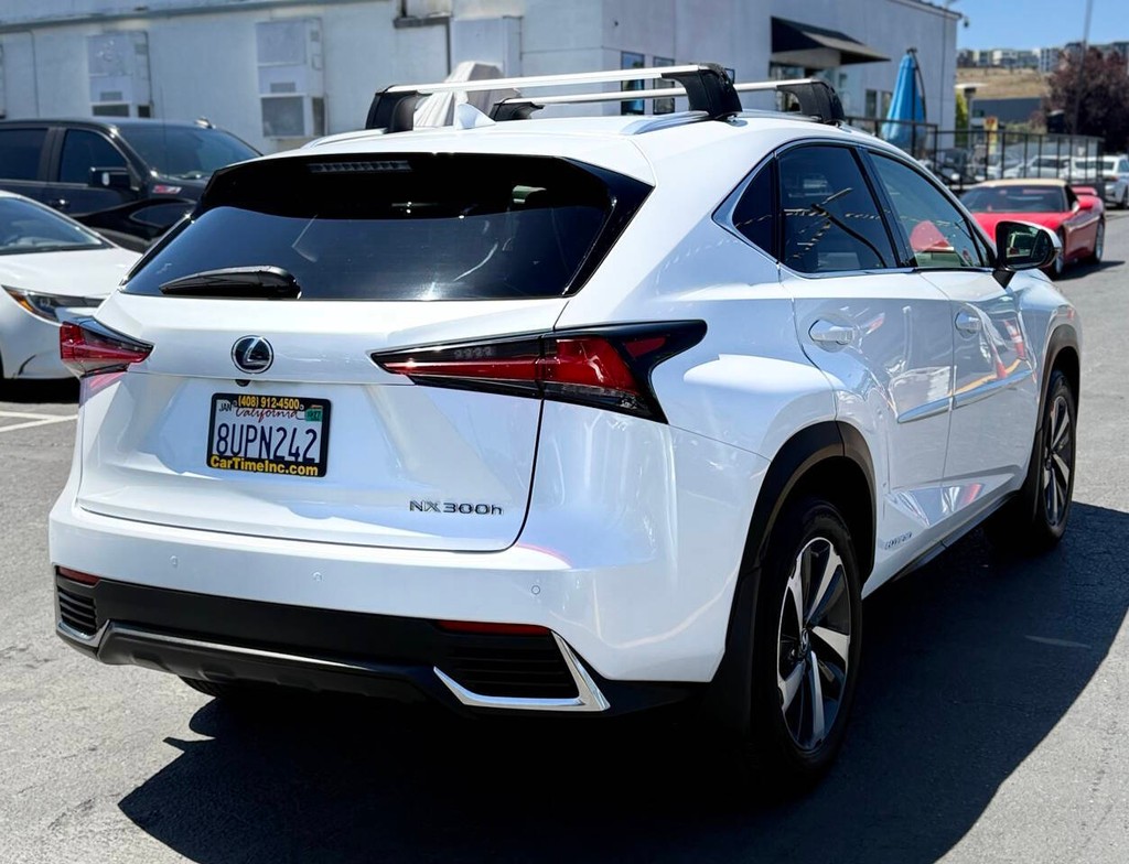 Lexus NX Vehicle Full-screen Gallery Image 06