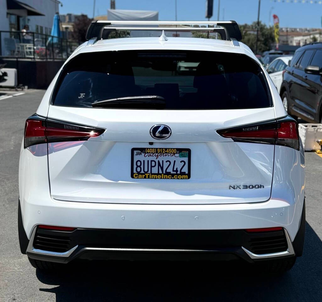 Lexus NX Vehicle Full-screen Gallery Image 07