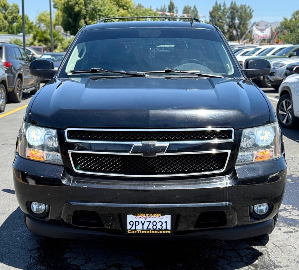 Chevrolet Tahoe Vehicle Full-screen Gallery Image 03