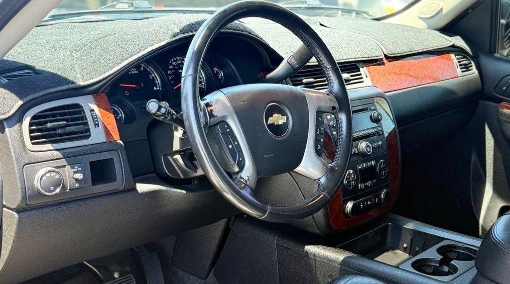 Chevrolet Tahoe Vehicle Full-screen Gallery Image 09
