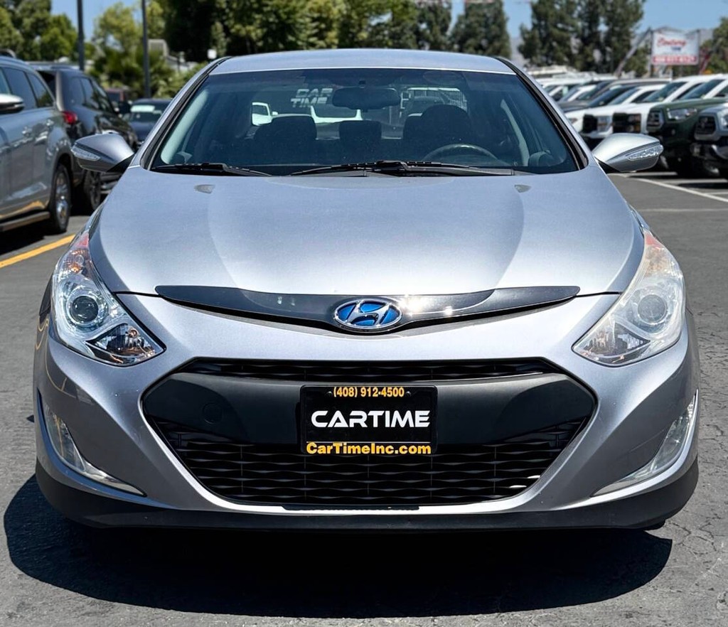 Hyundai Sonata Hybrid Vehicle Full-screen Gallery Image 03