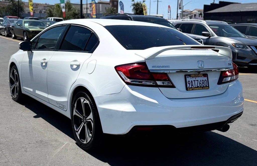 Honda Civic Sedan Vehicle Full-screen Gallery Image 08