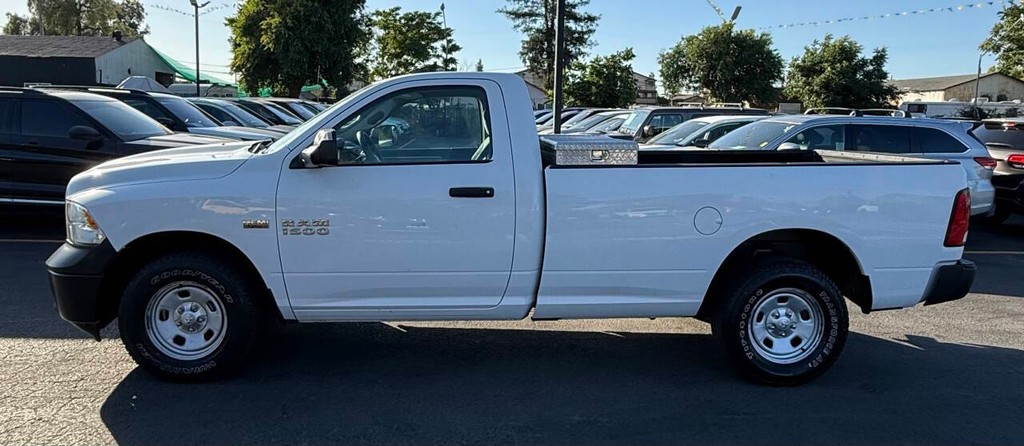 Ram 1500 Vehicle Full-screen Gallery Image 04