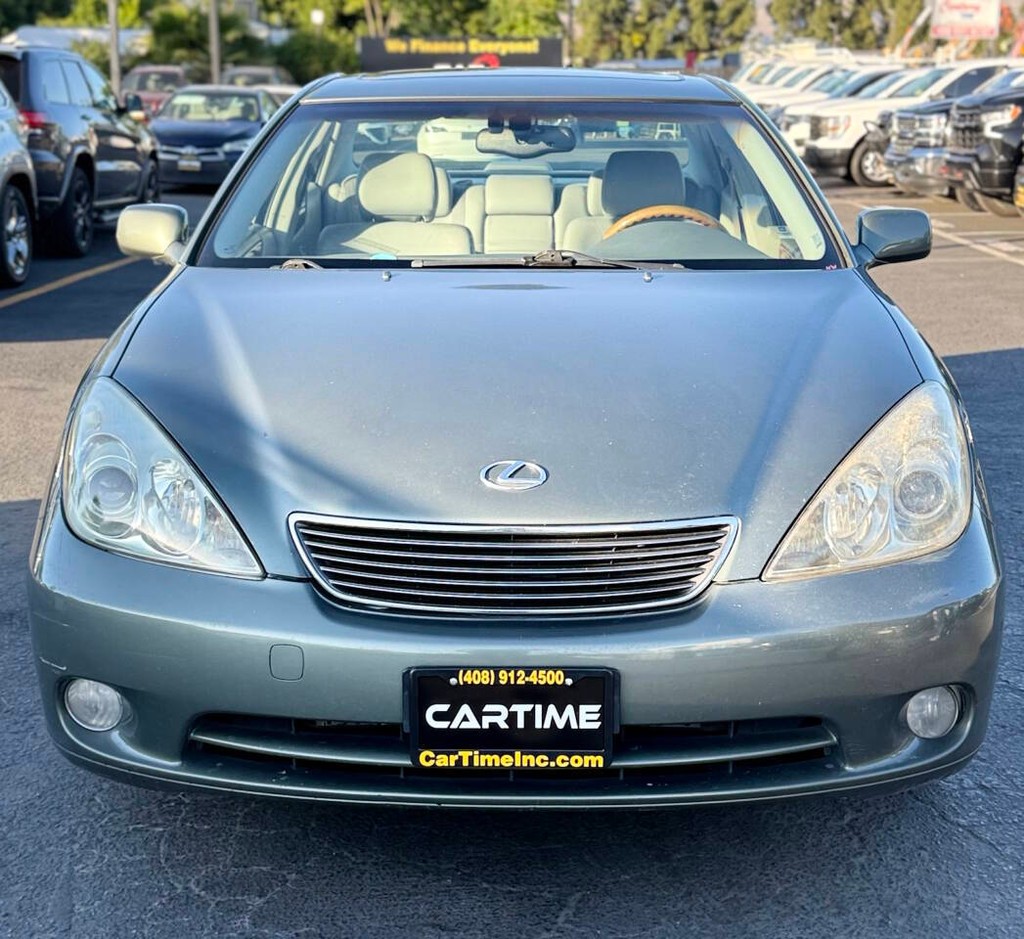 Lexus ES 330 Vehicle Full-screen Gallery Image 02