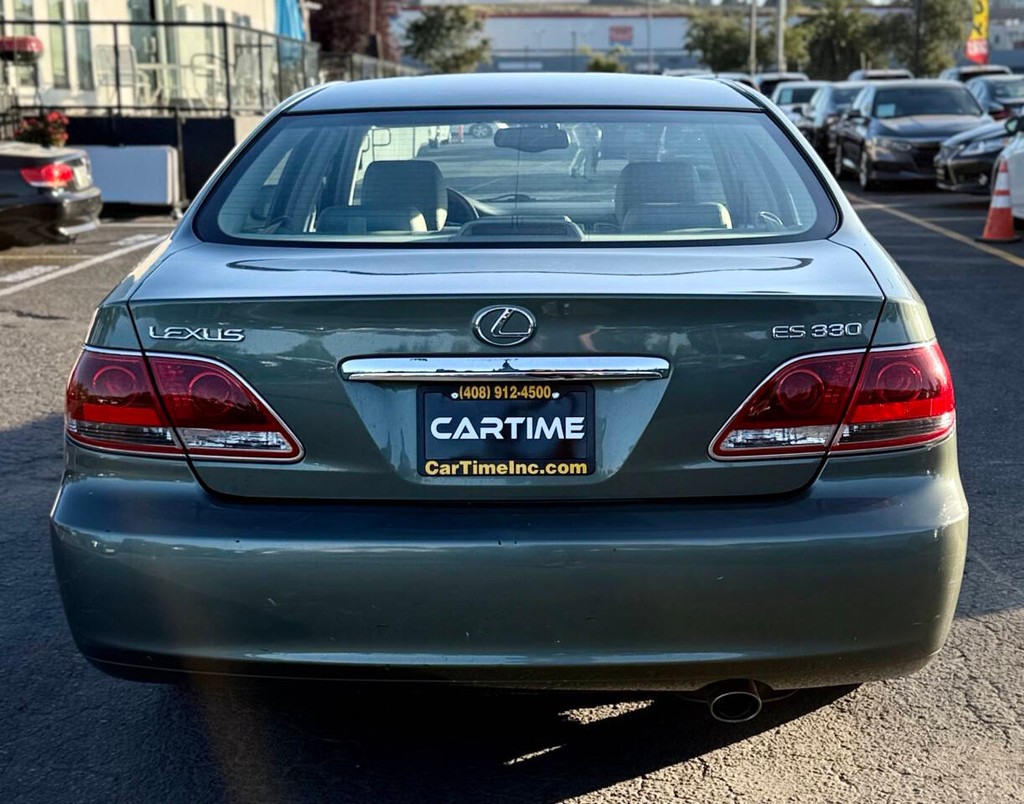 Lexus ES 330 Vehicle Full-screen Gallery Image 07