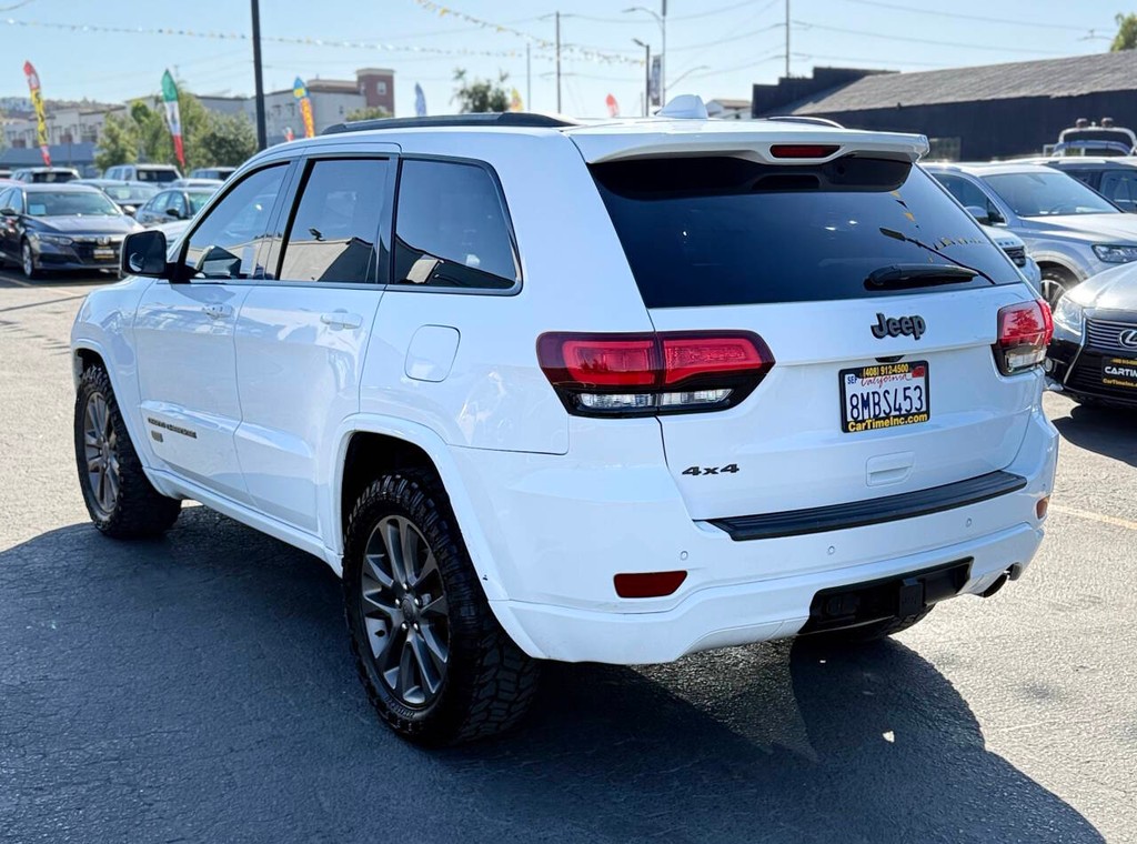Jeep Grand Cherokee Vehicle Full-screen Gallery Image 10