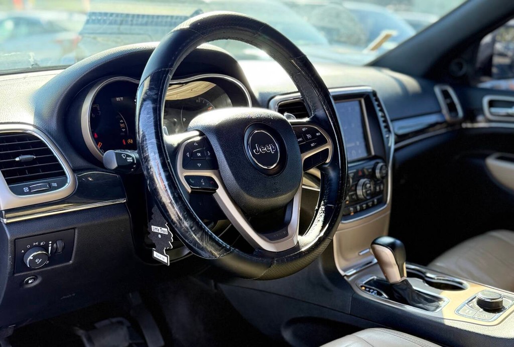 Jeep Grand Cherokee Vehicle Full-screen Gallery Image 11