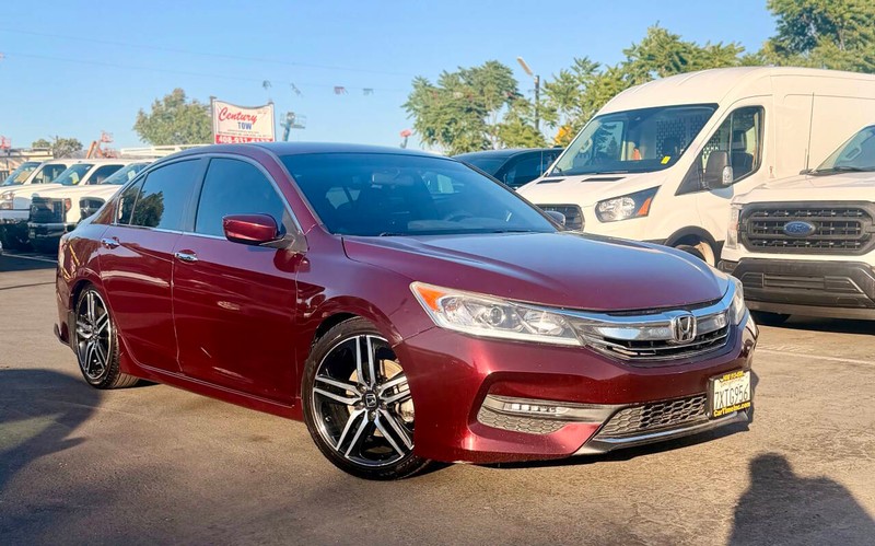 Honda Accord Sedan Vehicle Full-screen Gallery Image 02